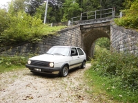 golf_2_Gti_8v_sous_pont_gorges_court001.JPG